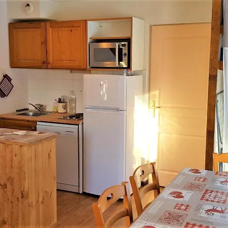 Mitoyen 3 Pieces Avec Local Et Parking Gratuit - Fr-1-504-3 Chalet