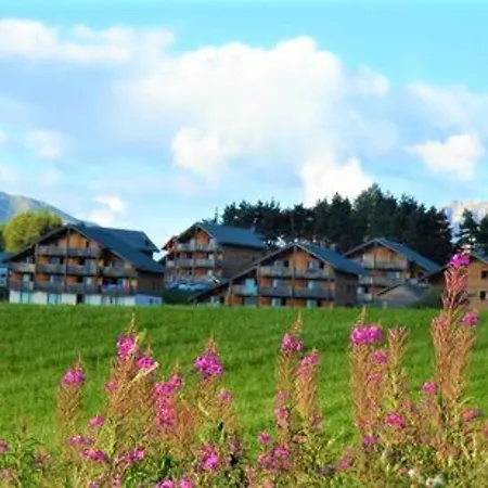 Chalet Mitoyen 3 Pieces Avec Local Et Parking Gratuit - Fr-1-504-3 *